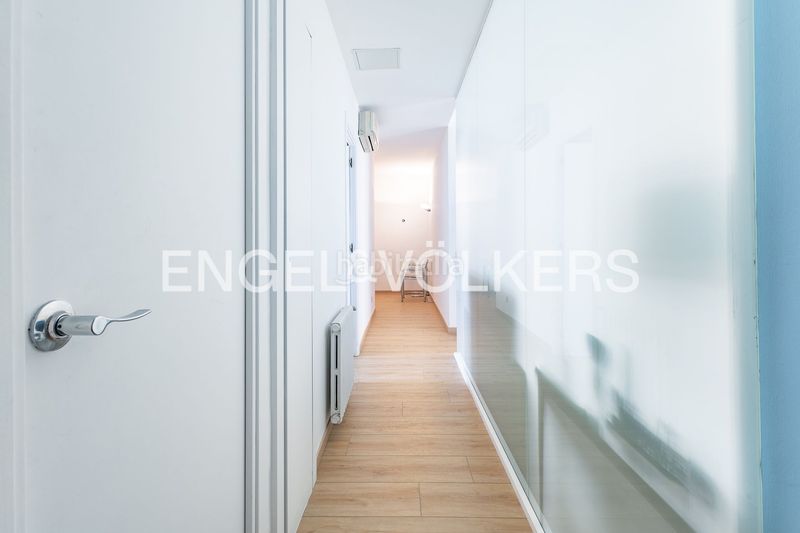 Foto b287fe61-b62c-45de-8e74-336589bf43a5. Pis amb calefacció a La Vila Olímpica del Poblenou Barcelona