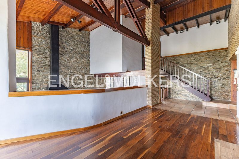 Foto 0def9597-efa4-48a4-8458-a4c24e86e4f9. Casa amb calefacció piscina a Vallvidrera - Tibidabo - Les Planes Barcelona