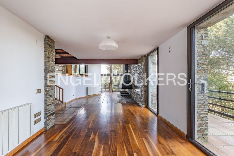 Foto 1ed04d95-31c2-482b-8466-c387287e94b8. Casa amb calefacció piscina a Vallvidrera - Tibidabo - Les Planes Barcelona