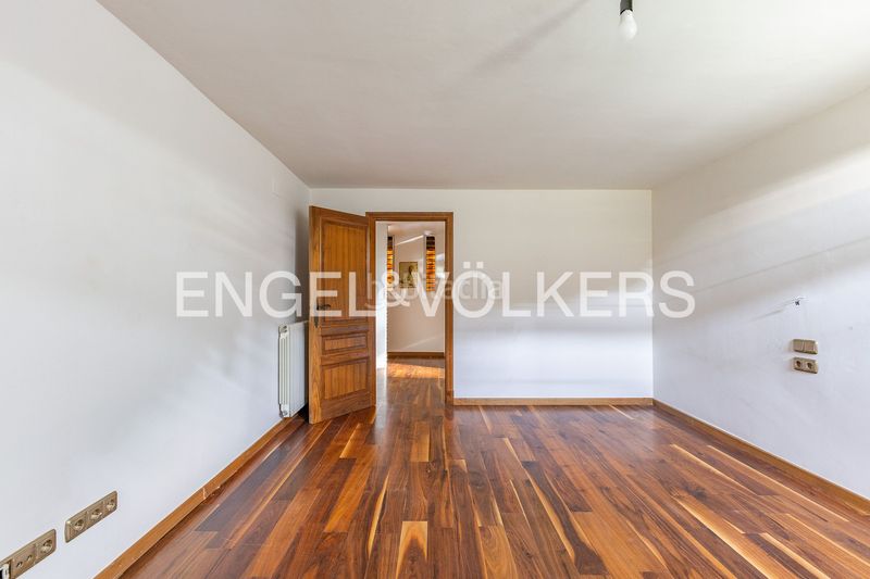 Foto 3f29bd30-d350-40e3-8c30-13b086617a82. Casa amb calefacció piscina a Vallvidrera - Tibidabo - Les Planes Barcelona