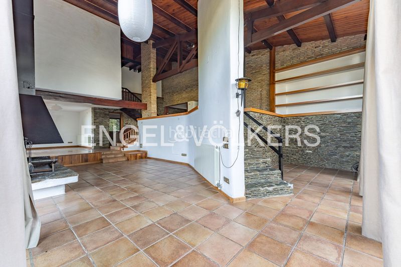 Foto 9acc78a8-8374-44c2-baa8-584784a53f49. Casa amb calefacció piscina a Vallvidrera - Tibidabo - Les Planes Barcelona