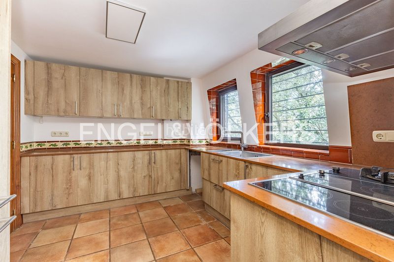 Foto 9f7a1a24-b3ff-45a3-b84b-e3c93803830f. Casa amb calefacció piscina a Vallvidrera - Tibidabo - Les Planes Barcelona