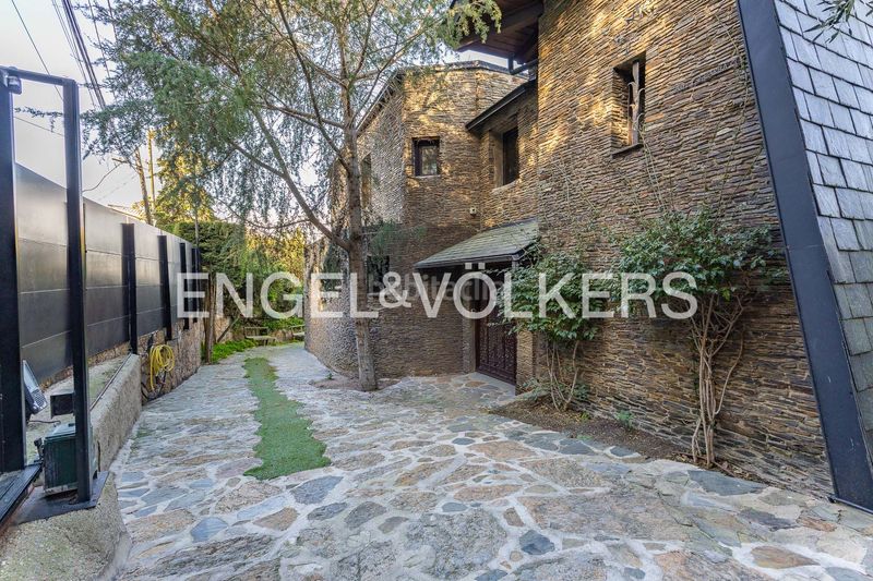Foto e5dd2bbe-dcf2-4900-99dc-7e7fda25e04d. Casa amb calefacció piscina a Vallvidrera - Tibidabo - Les Planes Barcelona