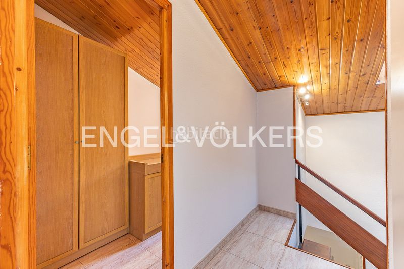 Foto f2facc9b-e0a8-4d12-8ee0-31d5465585a2. Casa amb calefacció aparcament a San Pere Terrassa