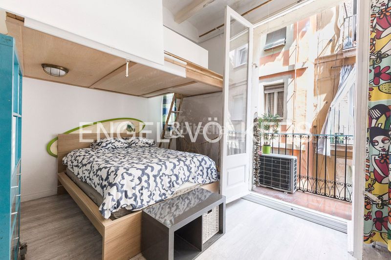 Foto de914975-425b-4d27-b229-1f1b07401dd2. Pis amb calefacció a Raval Barcelona