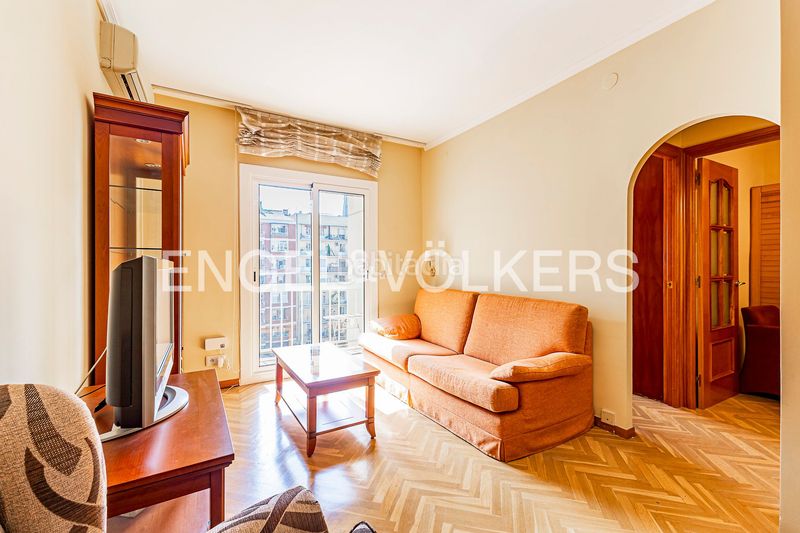Piso familiar de tres habitaciones en Sagrada Família en Barcelona - Imagen 4