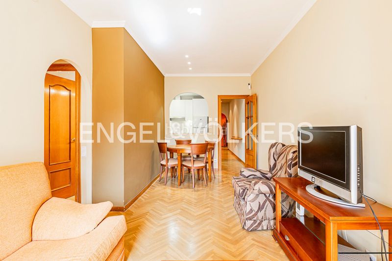 Piso familiar de tres habitaciones en Sagrada Família en Barcelona - Imagen 10