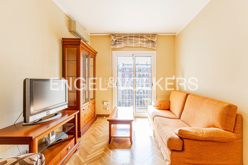 Piso familiar de tres habitaciones en Sagrada Família en Barcelona - Imagen 2