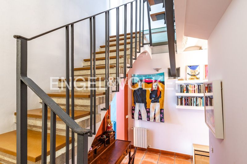 Foto ef0a4679-3581-49a7-9ea3-4bc93863a7c7. Casa adossada amb calefacció aparcament a Centre Badalona