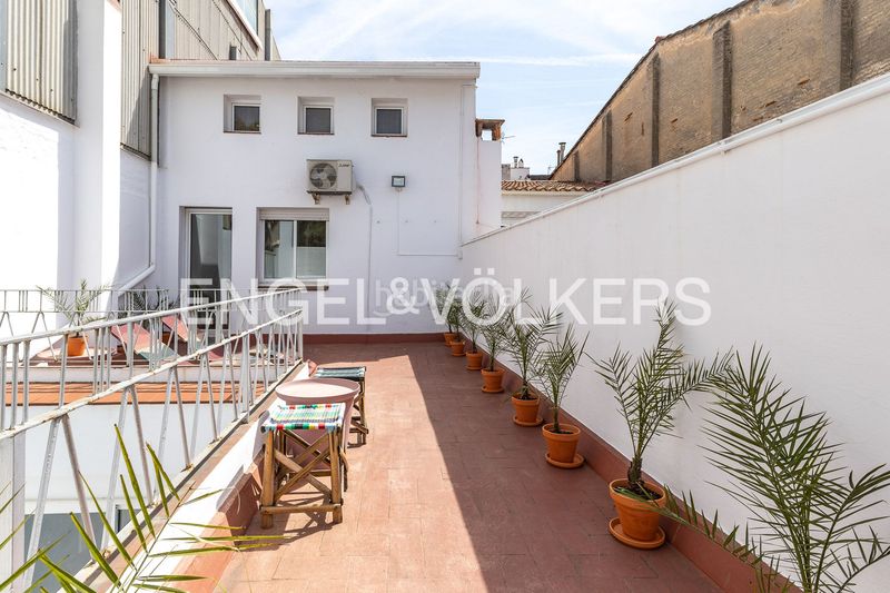 Foto f9b32ed1-e82f-4584-90c9-ef987d1b55ab. Casa adossada amb calefacció aparcament a Centre Badalona