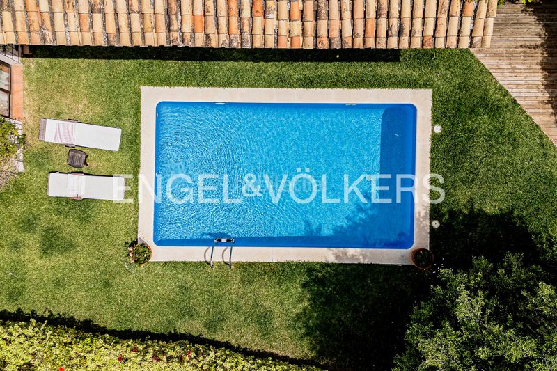 Foto 64a38041-5120-4367-bd94-2d769079af45. Casa amb calefacció aparcament piscina a Levantina - Montgavina - Quintmar Sitges