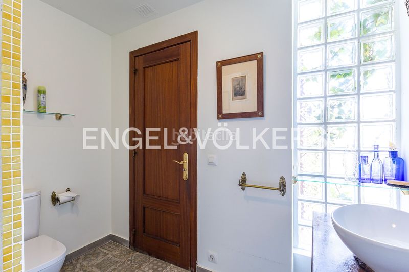Foto 9af0a9e9-dd83-418e-b58c-488feb2b4a98. Casa amb calefacció aparcament piscina a Levantina - Montgavina - Quintmar Sitges