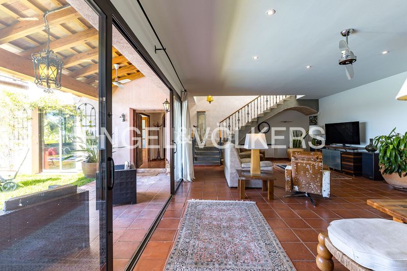 Foto a4df92da-380e-404a-a533-9439c67b747a. Casa amb calefacció aparcament piscina a Levantina - Montgavina - Quintmar Sitges