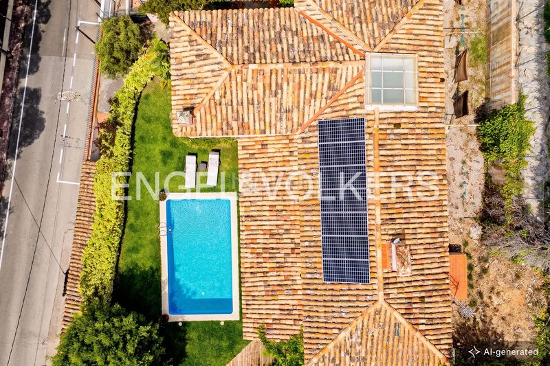 Foto bf666860-b8d2-47e7-a6f7-10db136cd435. Casa amb calefacció aparcament piscina a Levantina - Montgavina - Quintmar Sitges