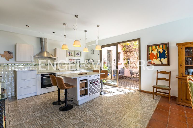 Foto c08f6f62-ce1e-4f09-b4d9-70435a770292. Casa amb calefacció aparcament piscina a Levantina - Montgavina - Quintmar Sitges