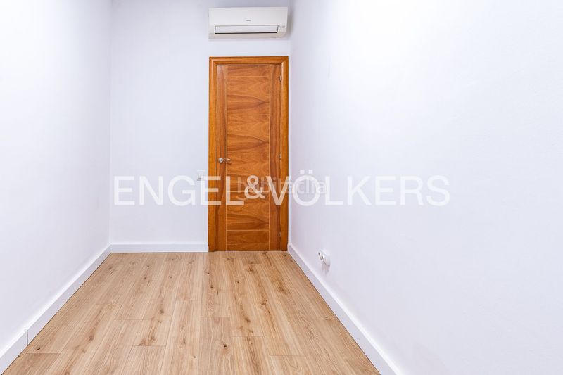 Foto ac0fd228-4f80-4218-b298-7a2c1dc321d0. Pis amb calefacció a Poblenou Barcelona