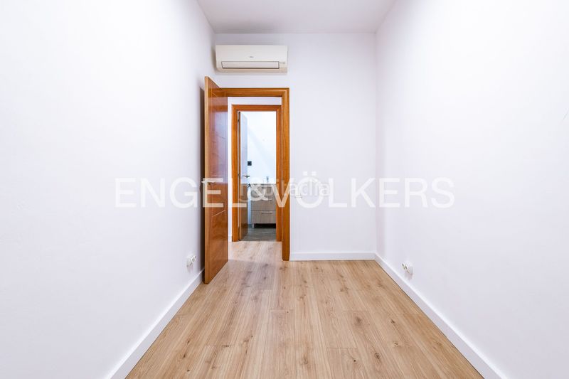 Foto d1b12a51-6c4e-4e57-85cc-348d0630789e. Pis amb calefacció a Poblenou Barcelona