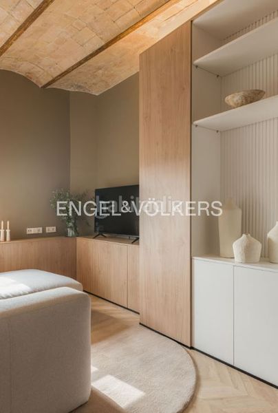 Foto 88b5d0d3-7265-4128-a147-56c7b073feeb. Àtic amb calefacció a Dreta de l´Eixample Barcelona