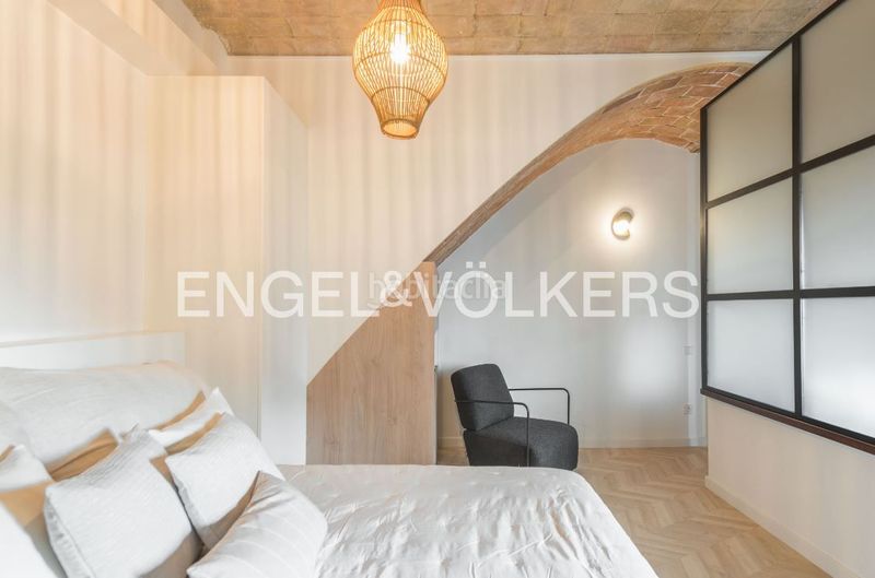 Foto bf5225e9-3806-4cbc-84f6-ab9cd03380c3. Àtic amb calefacció a Dreta de l´Eixample Barcelona