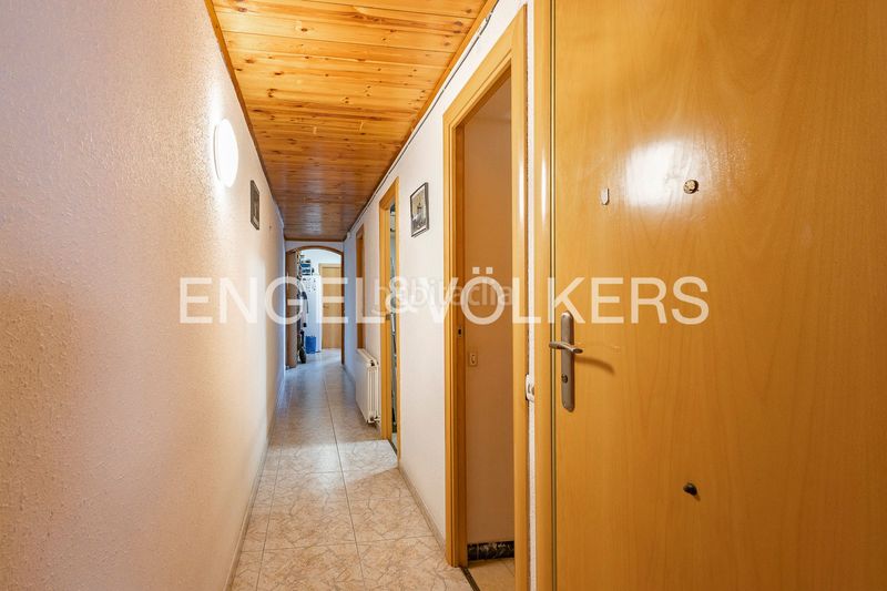 Foto 53156712-26a9-4a28-b791-684d1ddb58b8. Pis amb calefacció a Gelida