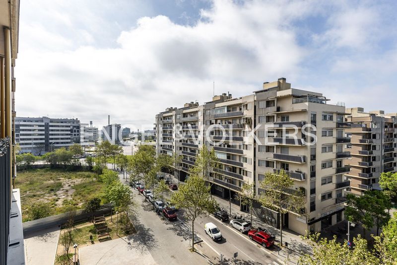 Foto d9d757d5-5454-4e2d-b60f-c2fae5523c05. Àtic amb calefacció aparcament a La Catalana Sant Adrià de Besòs