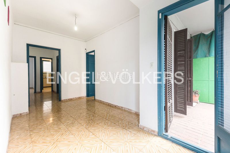Foto a8415f01-5b1a-4e60-9892-19da28f6a0f3. Pis amb calefacció a Sant Antoni Barcelona