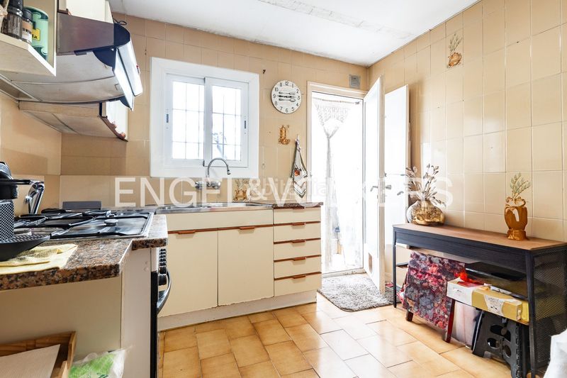 Foto 31c784cc-2862-4dcf-bad3-1b0967fc8c1c. Casa amb calefacció aparcament a Canet de Mar