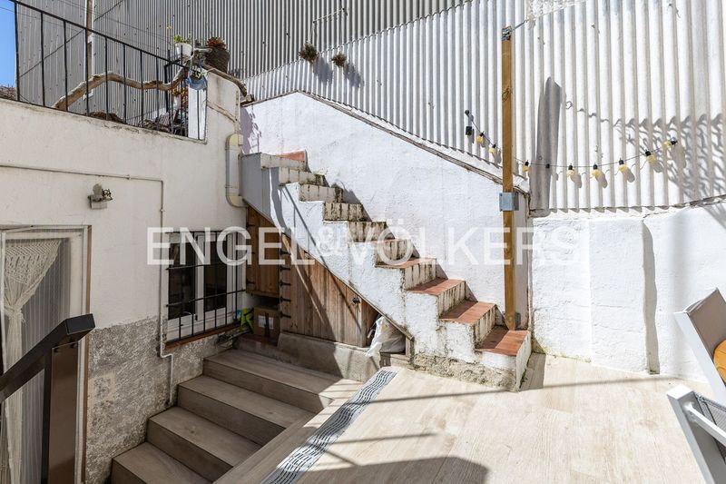 Foto a83fd5fc-1e1d-4b57-af67-48722b568665. Casa amb calefacció aparcament a Canet de Mar