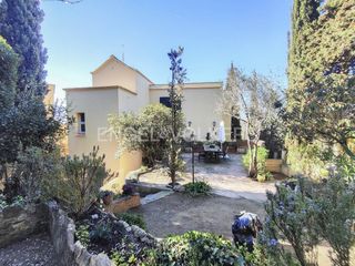 Rent House in Vallvidrera - Tibidabo - Les Planes. Encantadora vivienda situada en casa modernista en el tibidabo