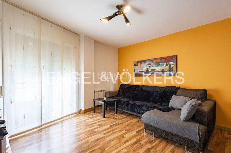 Foto 720abd2e-a7a8-4c38-b98c-a24898976b42. Pis amb calefacció a Zona Esportiva Terrassa