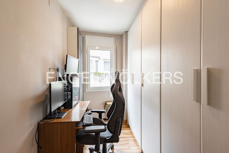 Foto 778ce4a5-83ce-41ce-a18a-f9b097f6ce53. Pis amb calefacció a Zona Esportiva Terrassa