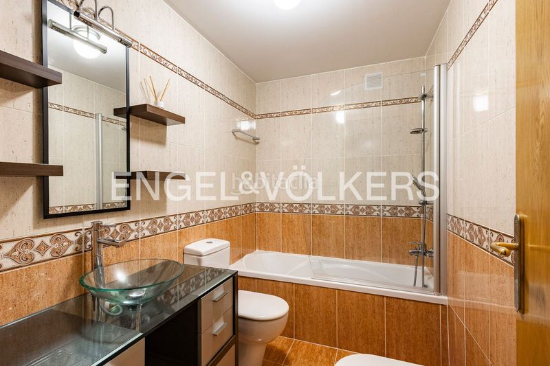 Foto d0c9f423-1d91-4d80-a35d-970b7d909b69. Pis amb calefacció a Zona Esportiva Terrassa