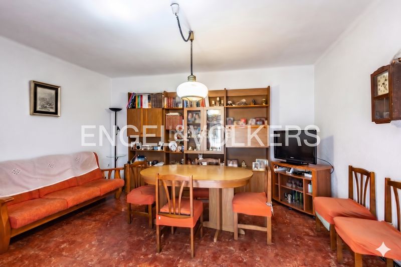 Foto 0fcbe8fa-21aa-413c-811b-06da21d09768. Casa amb calefacció a Centre Rubí