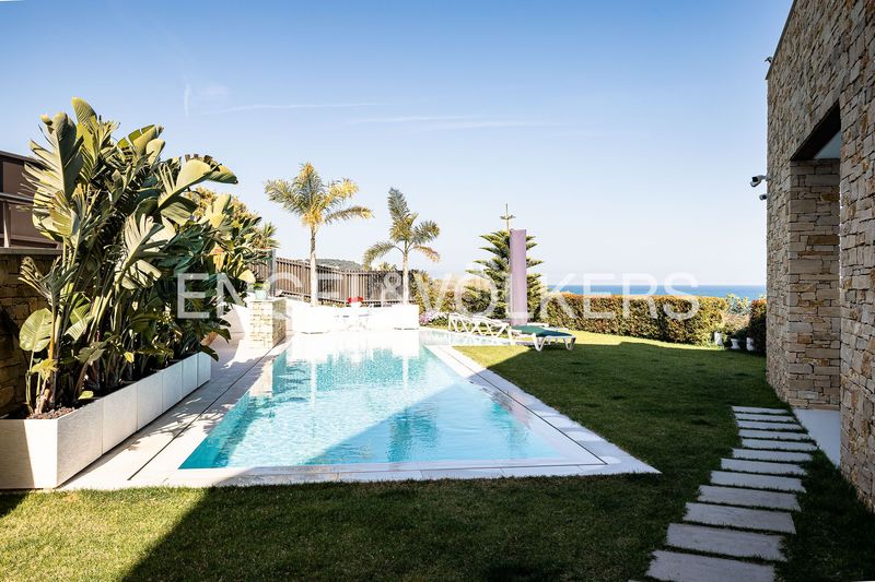 Foto 03672513-f58c-4850-b74d-d807c0025a18. Casa amb calefacció aparcament piscina a Urbanitzacions Sant Pol de Mar