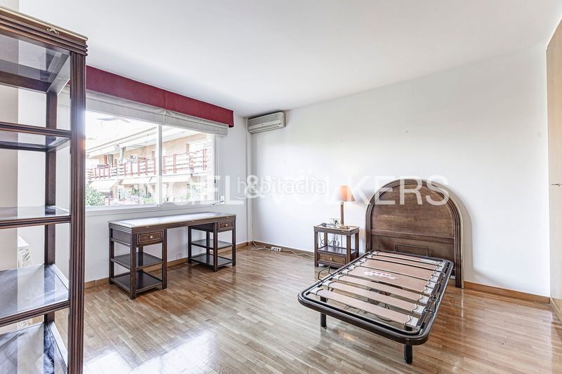 Foto 158154b3-dd1c-4ec1-bb43-bd816686d94c. Casa adossada amb calefacció aparcament a Eixample Sant Cugat del Vallès