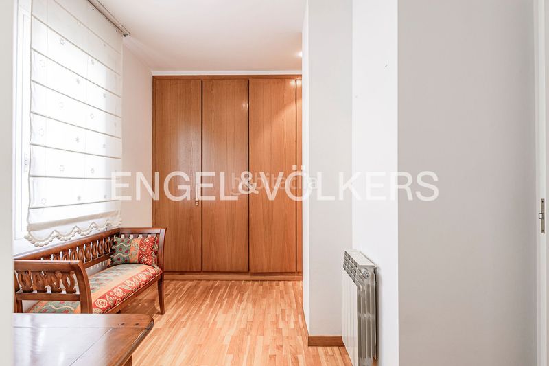 Foto 18c6e4a6-1236-4a64-aa5f-50b2ac91a61d. Casa adossada amb calefacció aparcament a Eixample Sant Cugat del Vallès