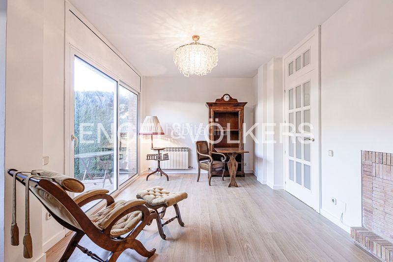 Foto 21e05c93-9ca9-4123-b272-f97dfb91cd11. Casa adossada amb calefacció aparcament a Eixample Sant Cugat del Vallès