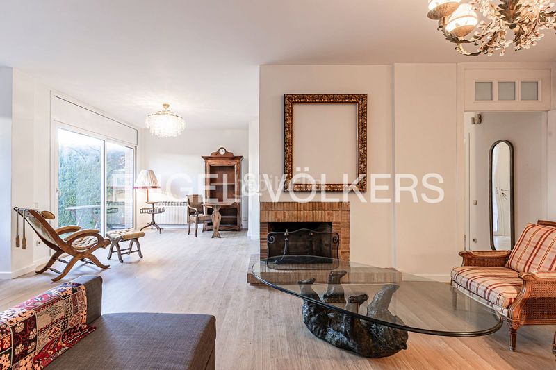 Foto 2c409e32-f5f4-4e2e-8894-beb3c0a094c0. Casa adossada amb calefacció aparcament a Eixample Sant Cugat del Vallès