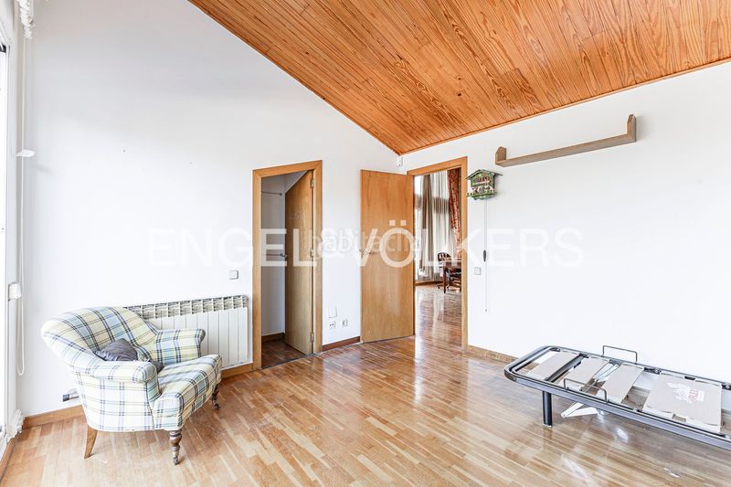 Foto 4270e41c-ef86-4b79-92ab-89f02684b718. Casa adossada amb calefacció aparcament a Eixample Sant Cugat del Vallès
