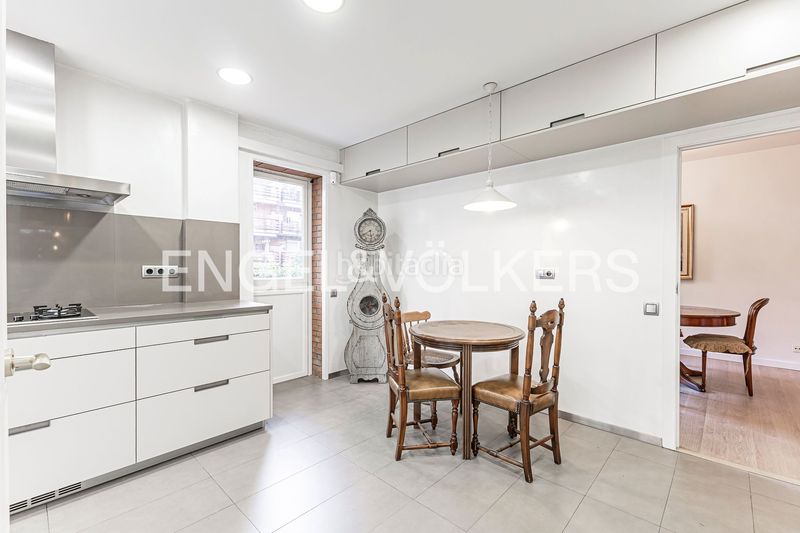 Foto 77f58d08-9757-47c8-8719-eb3feb6d0b3a. Casa adossada amb calefacció aparcament a Eixample Sant Cugat del Vallès