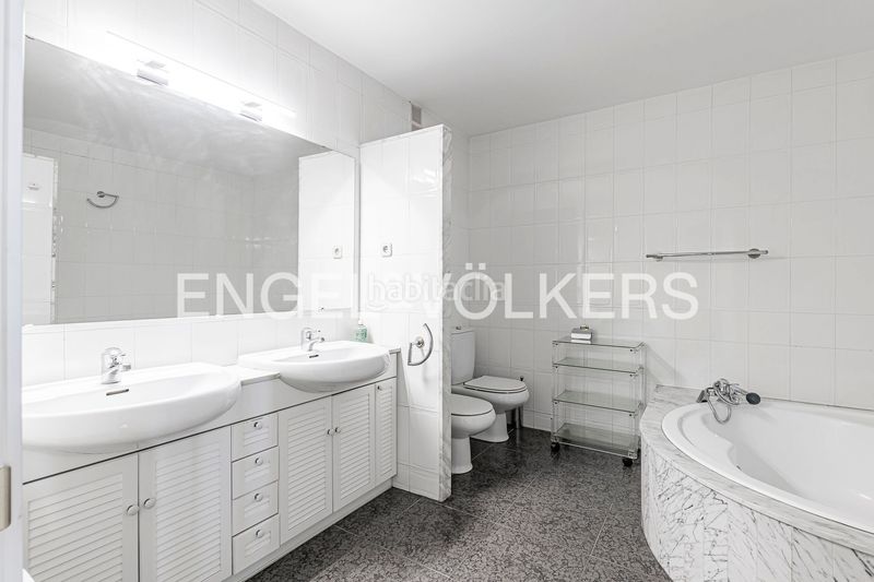 Foto 854b4468-3588-42c5-9aa8-bd23a1b283f4. Casa adossada amb calefacció aparcament a Eixample Sant Cugat del Vallès