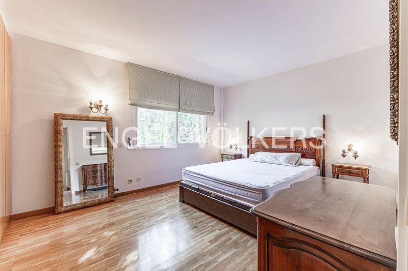 Foto c3cf74f3-e347-4eed-bf3d-a64a53231d10. Casa adossada amb calefacció aparcament a Eixample Sant Cugat del Vallès
