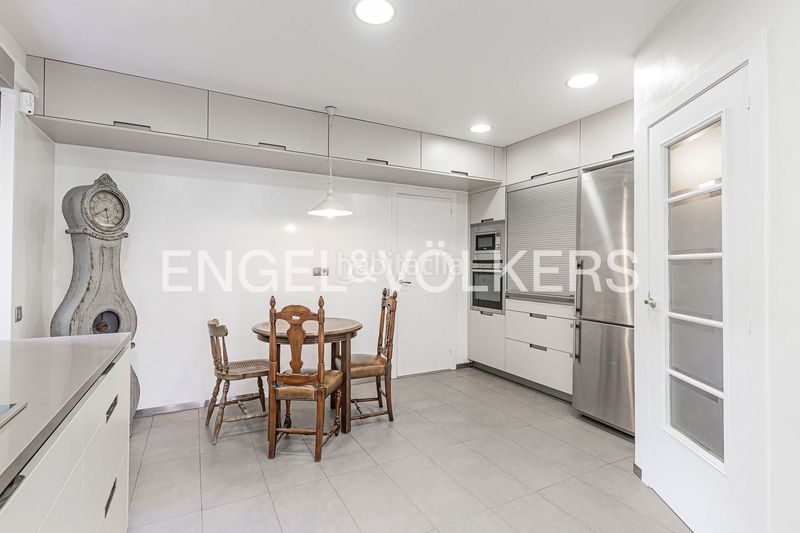 Foto c70ed764-9b59-4647-85e6-d7345a815991. Casa adossada amb calefacció aparcament a Eixample Sant Cugat del Vallès