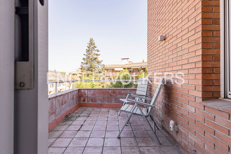 Foto f9d28405-e958-4907-a7e3-1dda55eef377. Casa adossada amb calefacció aparcament a Eixample Sant Cugat del Vallès