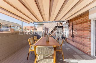 Ático en El Camp d´en Grassot i Gràcia Nova. Espectacular atico reformado con terraza y parking en gracia