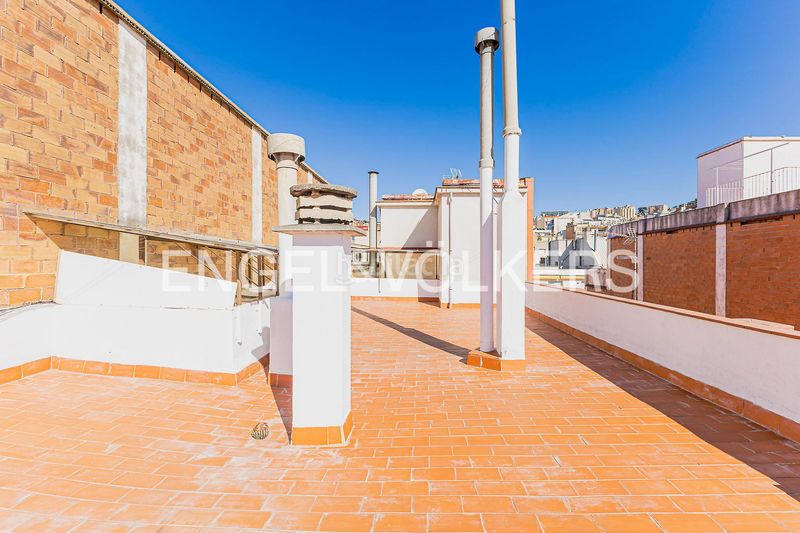 Foto bad25b40-b9e7-43e0-9446-da0a8b094105. Àtic amb calefacció aparcament a El Camp d´en Grassot i Gràcia Nova Barcelona