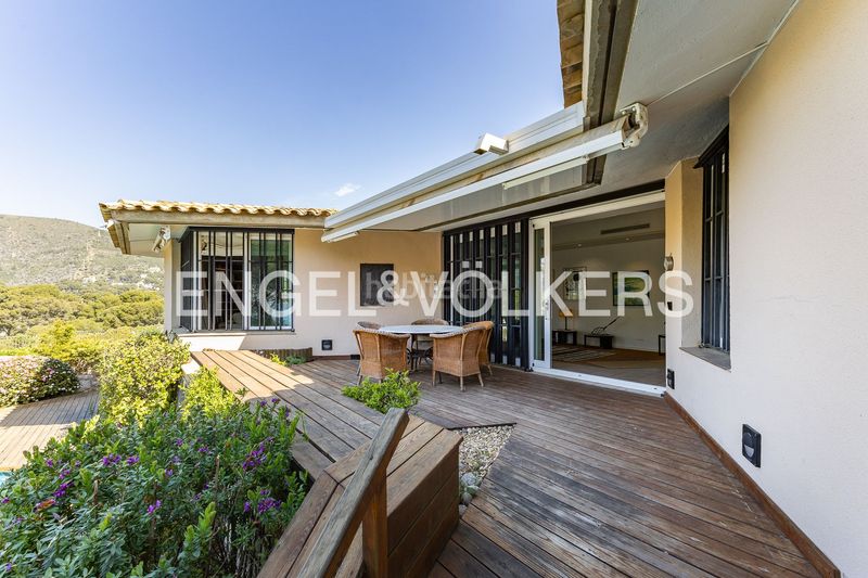Foto 02f7c2eb-411f-4e81-9f20-fa724bd50cc0. Casa amb calefacció aparcament piscina a Bellamar Castelldefels
