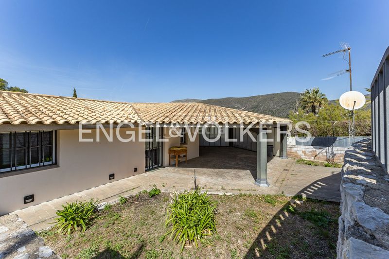 Foto 4c984d44-a5d9-4ac7-b981-d7ec107663f7. Casa amb calefacció aparcament piscina a Bellamar Castelldefels