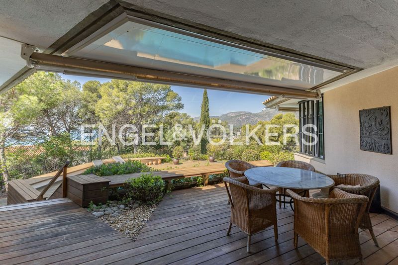 Foto 53c3e6b5-3423-483b-92e1-f7b70a2762fc. Casa amb calefacció aparcament piscina a Bellamar Castelldefels