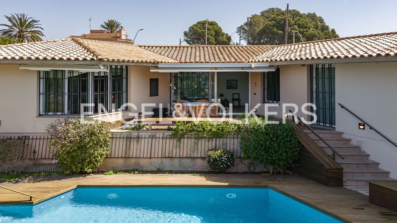 Foto 58348833-d862-4cb3-b2c7-e3be32f36d59. Casa amb calefacció aparcament piscina a Bellamar Castelldefels